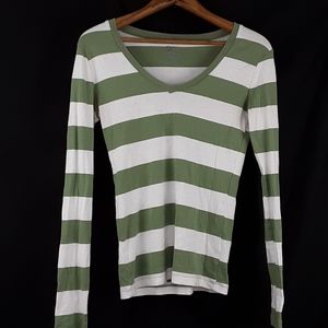 Long sleeve GAP shirt